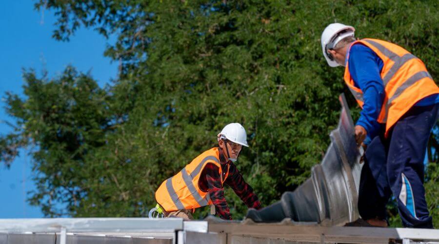 Professional gutter cleaning in Montague, MI